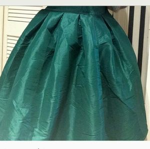 High waist pleated green skirt